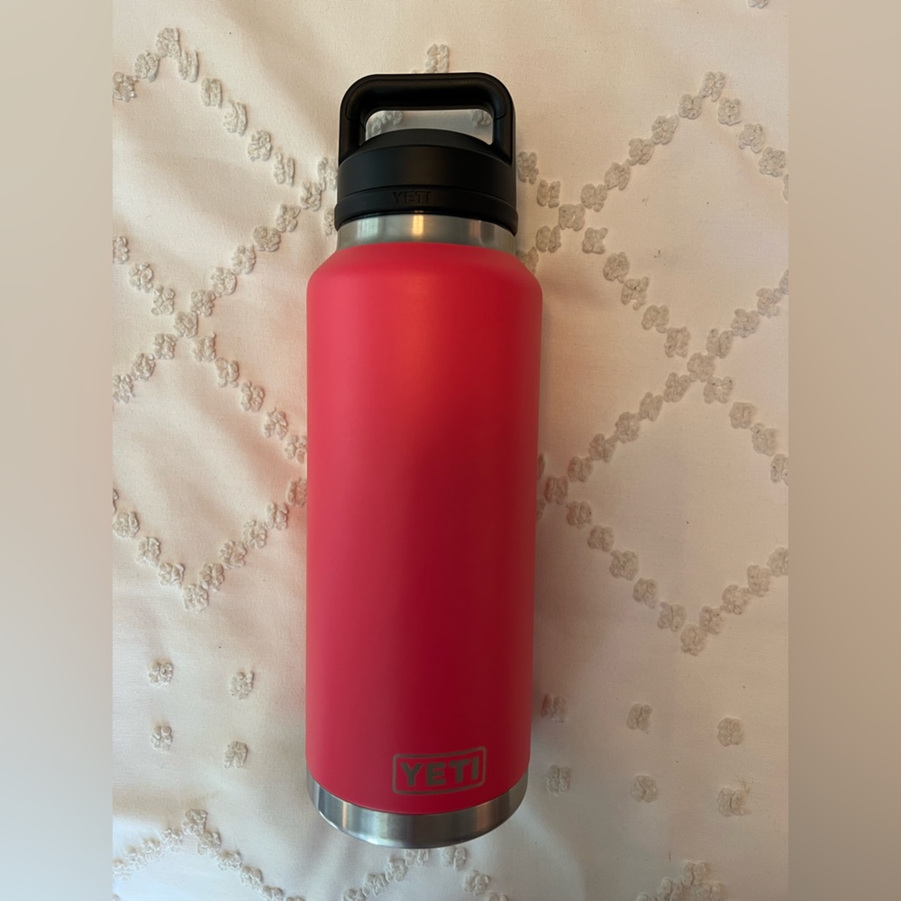 COPY - 46 oz Yeti never used perfect condition. Rare color.